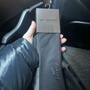SKIMS X NIKE BLACK HEADBAND